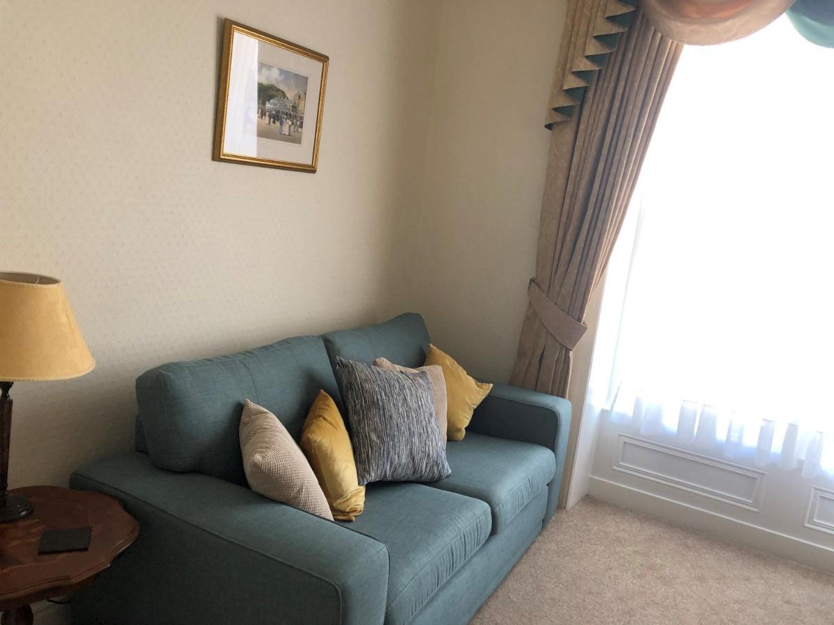 فندق Adcote House (Adults Only) لاندودنو المظهر الخارجي الصورة