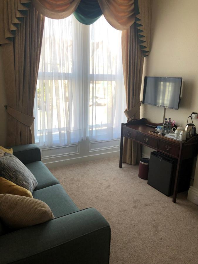 فندق Adcote House (Adults Only) لاندودنو المظهر الخارجي الصورة