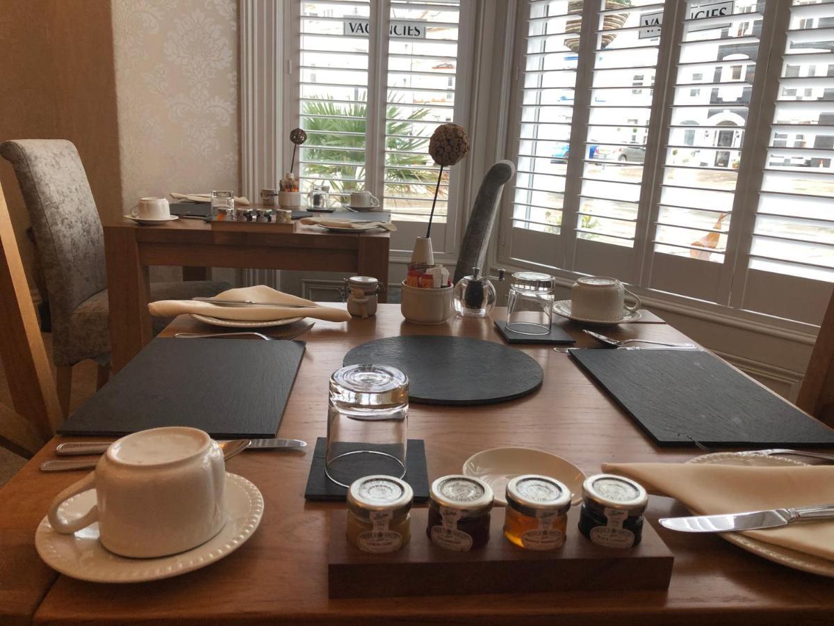 فندق Adcote House (Adults Only) لاندودنو المظهر الخارجي الصورة